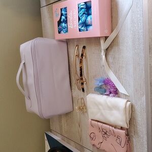 Bundle of hair accessories